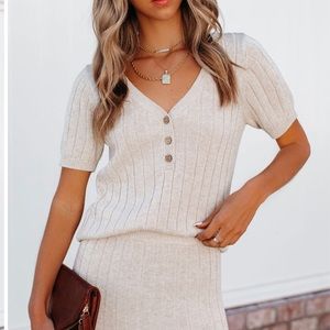 SHORT SLEEVE RIBBED KNIT HENLEY TOP - CREAM